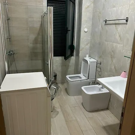 Leo Apartment